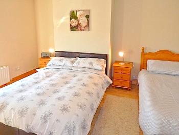 Familienzimmer mit eigenem Badezimmer im Obergeschoss